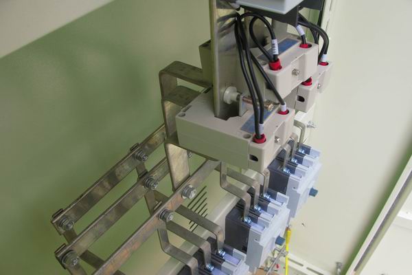 仁和配电柜-应急照明配电柜使用对工作人员的具